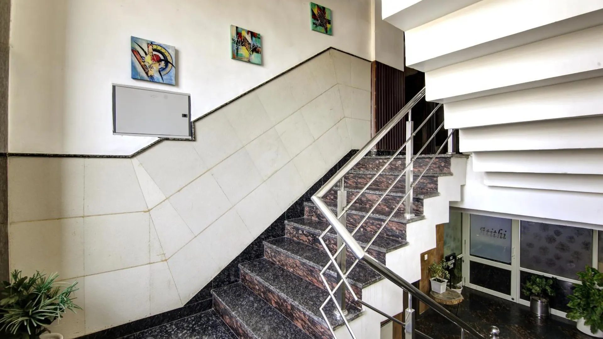 Hotel Grand Manor Gurgaon 3*,
